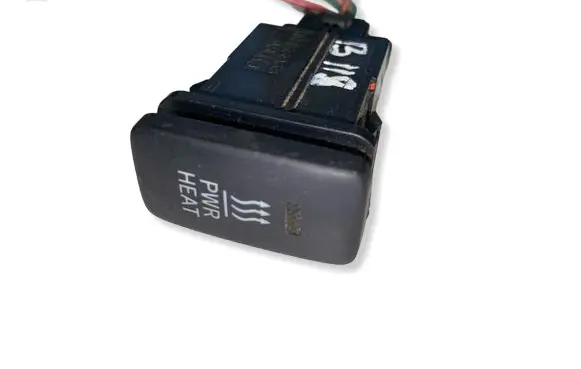 Toyota Hilux (AN10, AN20, AN30) Other switches/knobs/shifts 156936