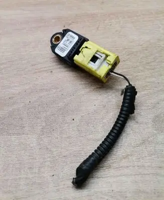 Toyota Auris 150 Airbag deployment crash/impact sensor 8983102080