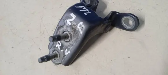 Honda FR-V Rear door upper hinge 