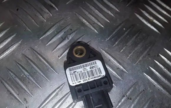 Hyundai Sonata Airbag deployment crash/impact sensor 959202F100