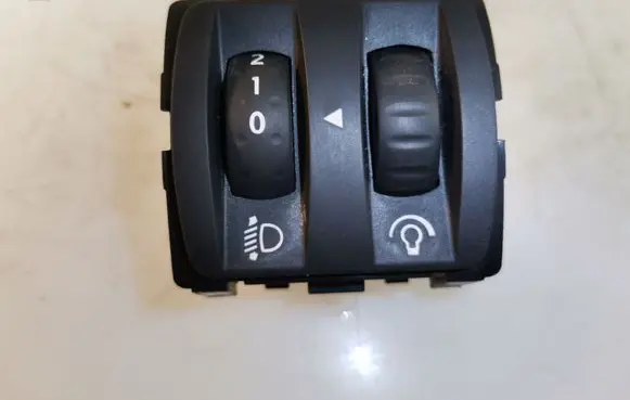 Opel Vivaro Headlight level height control switch 251900567R