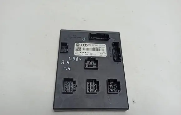 Audi A4 S4 B8 8K Comfort/convenience module 8K0907063DG