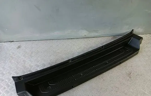 Volkswagen Crafter Rear bumper lower part trim 7C0807983