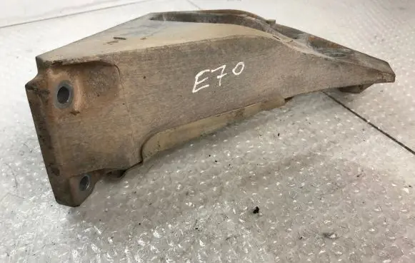 BMW X5 E70 Engine mounting bracket 6772680