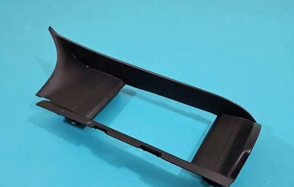 Infiniti Q30 Center console 682P95DF0A IMPRK1470365