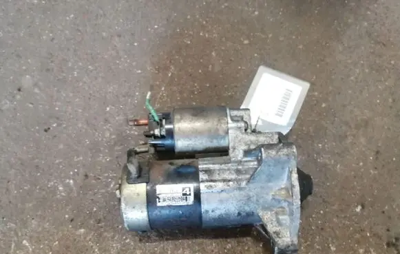 Peugeot 406 Starter motor M000T85381