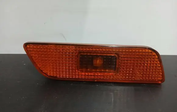 Volvo S80 Front reflector 125129B