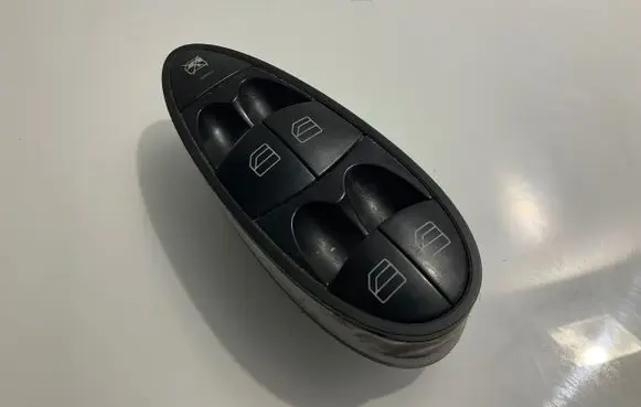 Mercedes-Benz E W211 Electric window control switch A2118210058 1030419005 SWF501704
