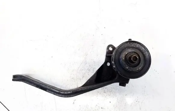 Toyota 4 Runner N120 N130 Engine mounting bracket 