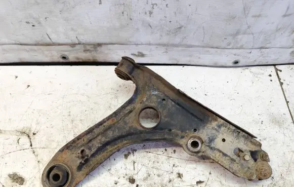 Volkswagen Golf III Front lower control arm/wishbone