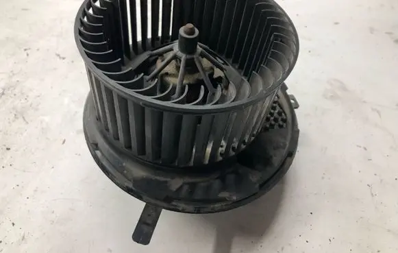 Volkswagen PASSAT B7 Heater fan/blower 3C0907521
