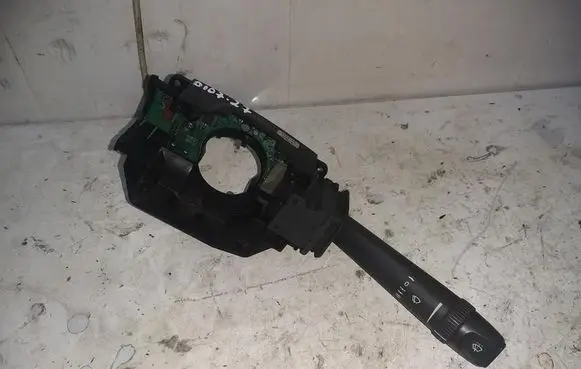 Volvo V70 Indicator stalk 9452390