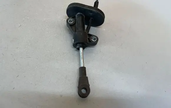 Clutch slave cylinder