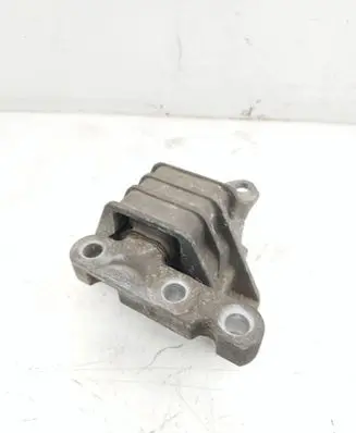 Opel Vectra C Engine mount bracket 
