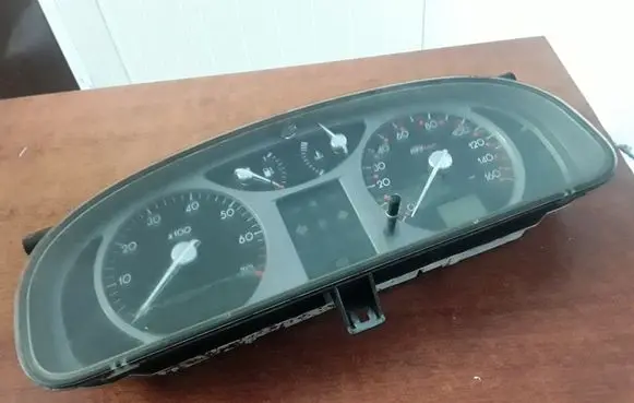 Renault Laguna II Speedometer (instrument cluster) 8200170296