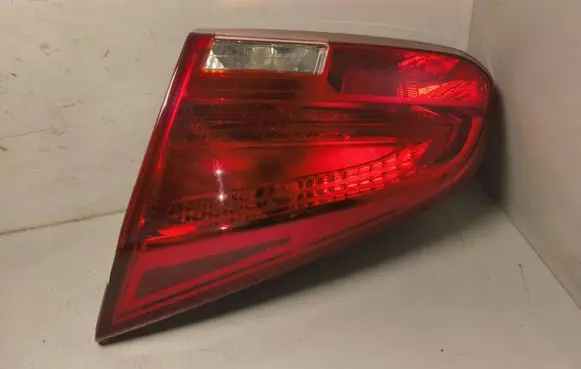 KIA Ceed Tailgate rear/tail lights 92404A20 13533 R1YS1Y02