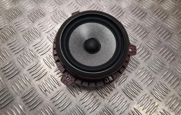 Front door high frequency speaker