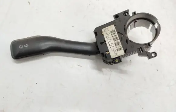 Volkswagen PASSAT B5 Indicator stalk 8L0953513G