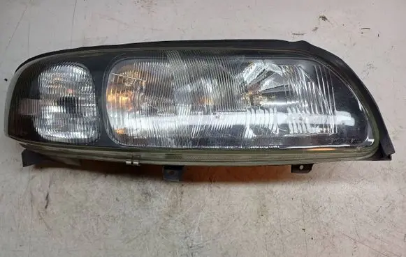 Volvo V70 Headlight/headlamp 8693568 89007908 2502A0115