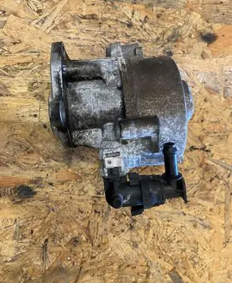 Suzuki Grand Vitara II Vacuum pump D163451323 2B180506