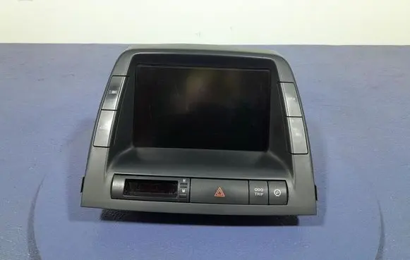 Toyota Prius (NHW20) Radio/CD/DVD/GPS head unit 8611047230