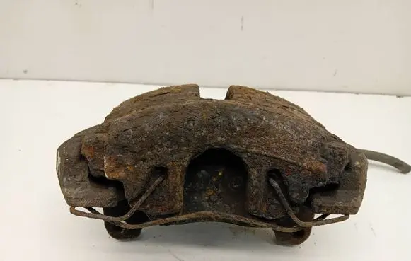 Volkswagen PASSAT B6 Front brake caliper