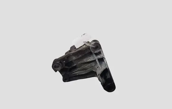 Volvo V70 Engine mount bracket 326C88