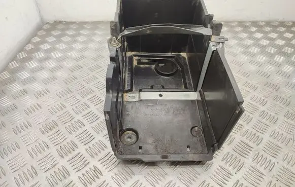 Battery box tray