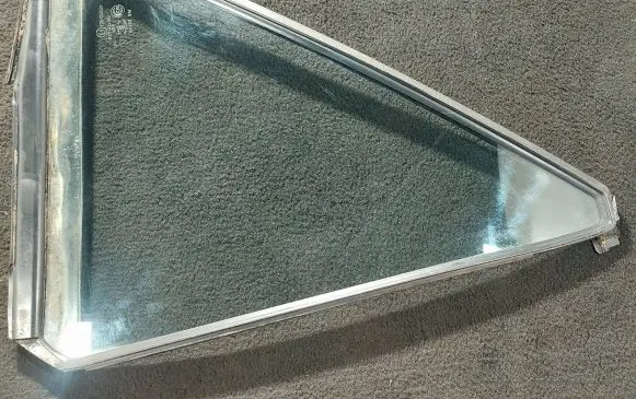 Mazda 323 F Rear vent window glass 43R005834 NSGM3108 DQT23