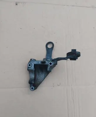 Saab 9-5 Engine mounting bracket 4754263