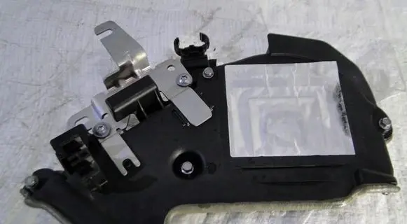 Opel Crossland X Timing belt guard (cover) 9805237280