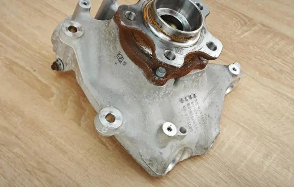 BMW 4 G22 G23 G24 G26 Front wheel hub spindle knuckle 6892510 6899175