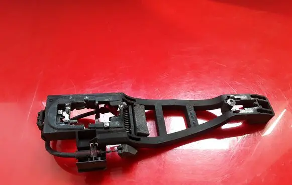 Rear door exterior handle/bracket