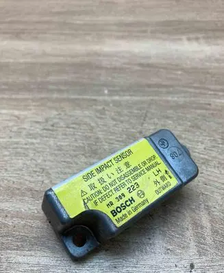 Mitsubishi Carisma Airbag deployment crash/impact sensor MR309223 0285002001