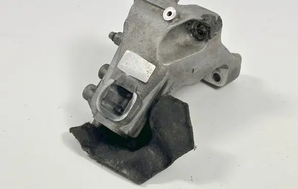 Maserati Quattroporte Engine mounting bracket 285966 312959
