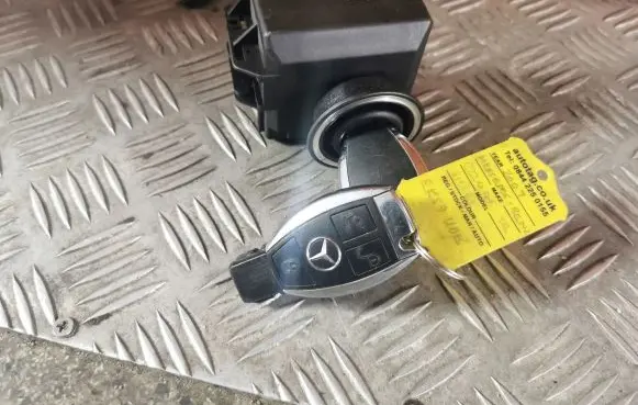 Mercedes-Benz A W169 Ignition lock A1695451508