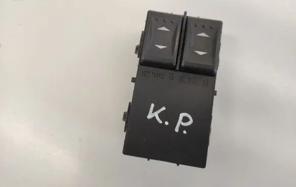 Ford Mondeo Mk III Electric window control switch 1S7T14A132 031633