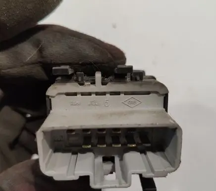 Renault Scenic II - Grand scenic II Electric window control switch 315042B