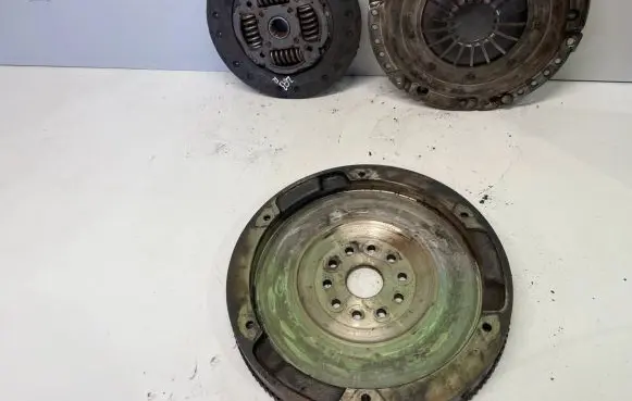 Opel Zafira A Clutch set kit 323059810 R90502914