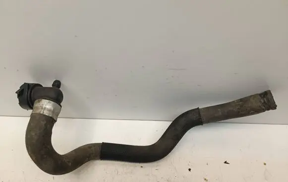 Peugeot 3008 I Engine coolant pipe/hose