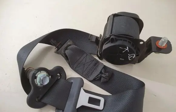 Hyundai Tucson JM Rear seatbelt 898102E001