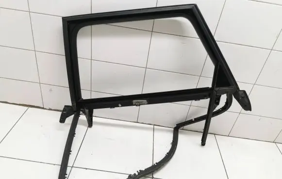 Audi A6 S6 C6 4F Rear door window/glass frame 4f0867415c 4f0867369c 01033081