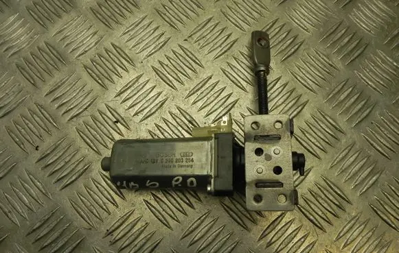 Mercedes-Benz S W221 Seat adjustment motor 907391100 V1166