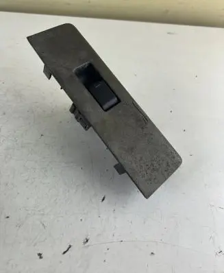 Nissan Navara D40 Electric window control switch 25411EA00A