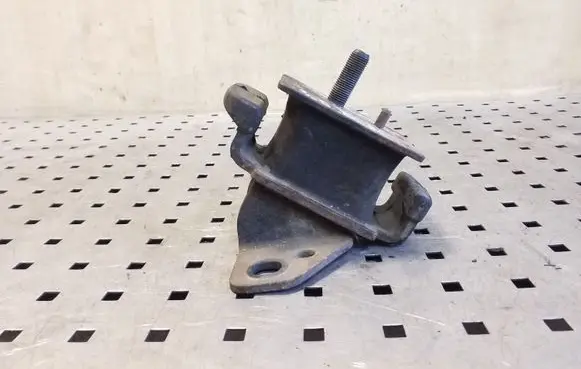 KIA Sorento Engine mount bracket 218123E250
