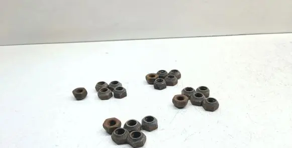 Nissan Qashqai+2 Nuts/bolts 