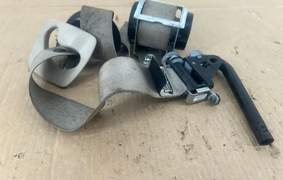 BMW 5 F10 F11 Front seatbelt 615383900E S2916451005