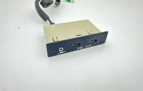 USB socket connector