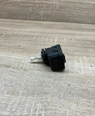 Volkswagen PASSAT B5.5 Headlight level adjustment motor 1J0941295 007878HL000