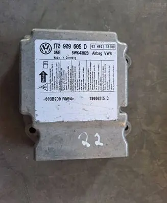 Volkswagen Touran I Airbag control unit/module 1T0909605D 5WK43828 49060215C